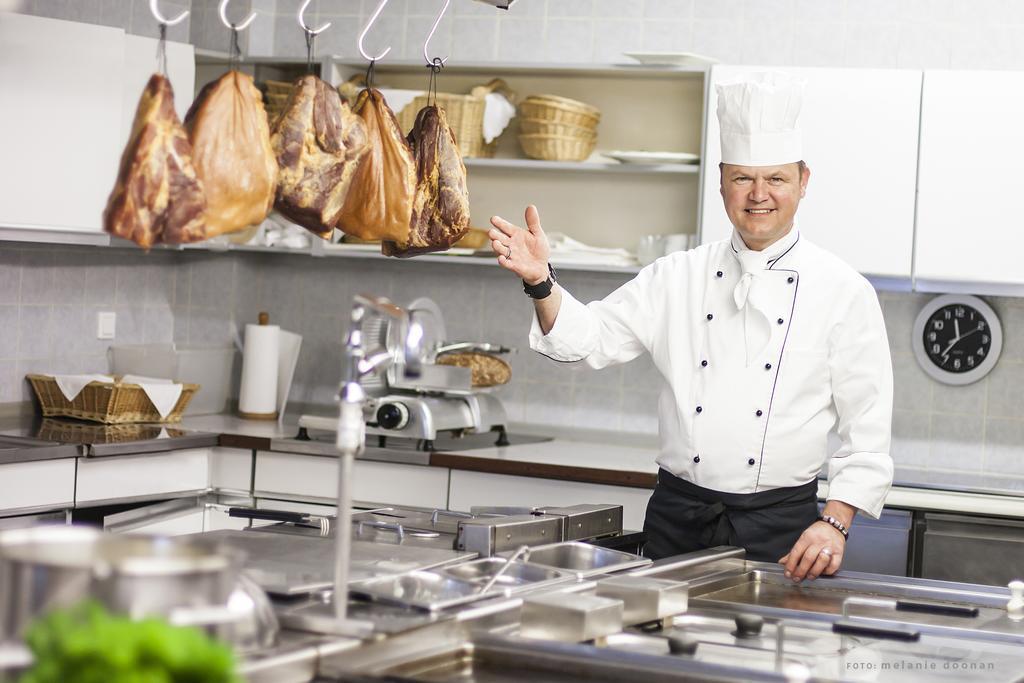 Hotel-Restaurant-Haus Berger Фирзен Экстерьер фото